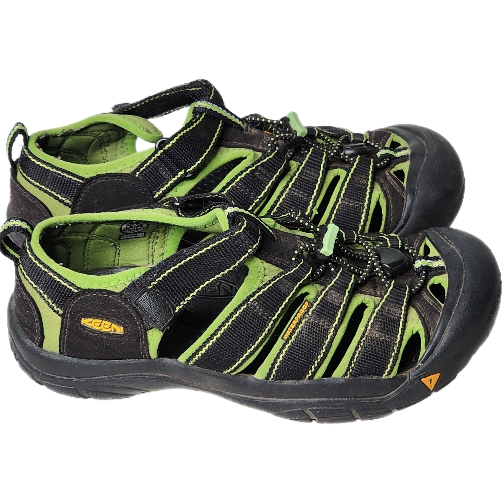 Keen Sandals Newport H2 Waterproof Women's Black/Green Hiking Shoes (size 6)